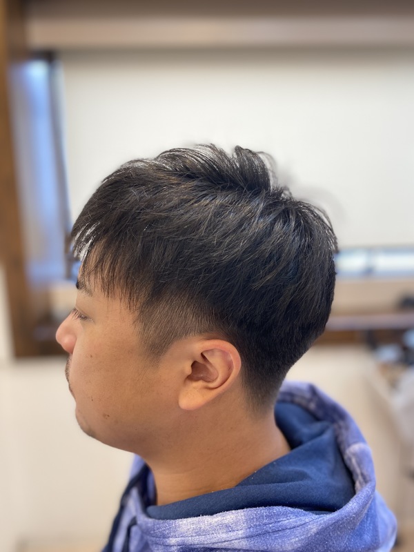 ナチュラル　ツーブロック