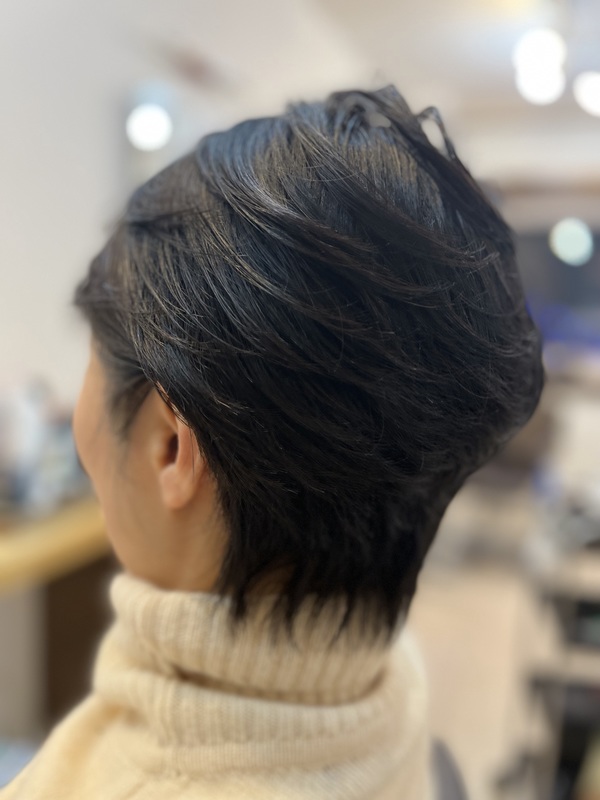 ポイント・パーマでトップにボリュームを♪