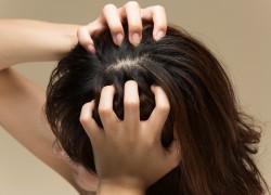 頭皮の汚れが引き起こすトラブルと対策の３つのポイントとは？詳しく解説