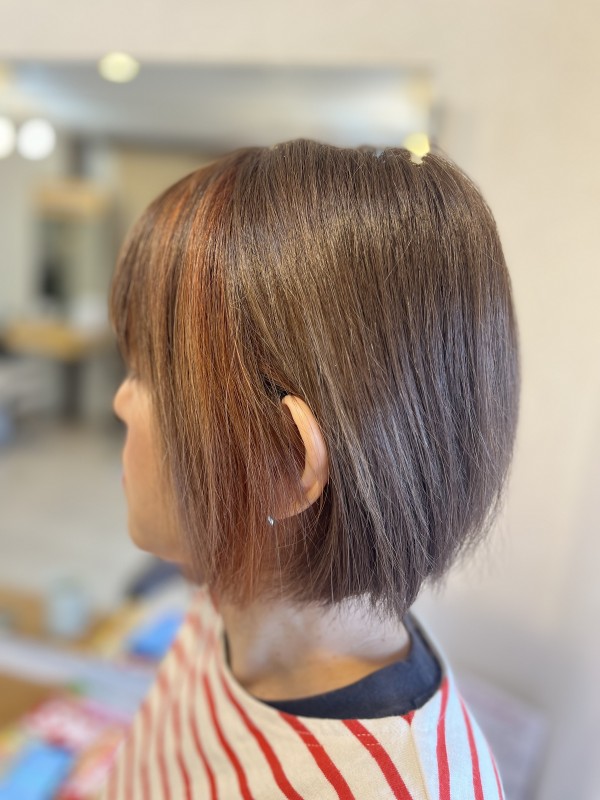 オレンジのインナーカラーで大人お洒落に